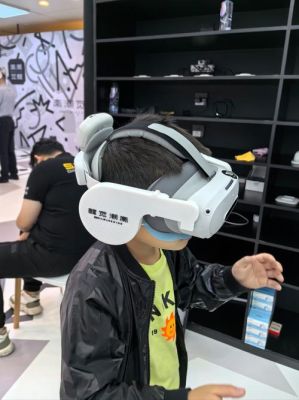 谁知道VR游戏机设备全套多少钱