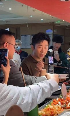 杨迪发文呼吁粉丝不要接机送机,粉丝如何才能做到理智追星?